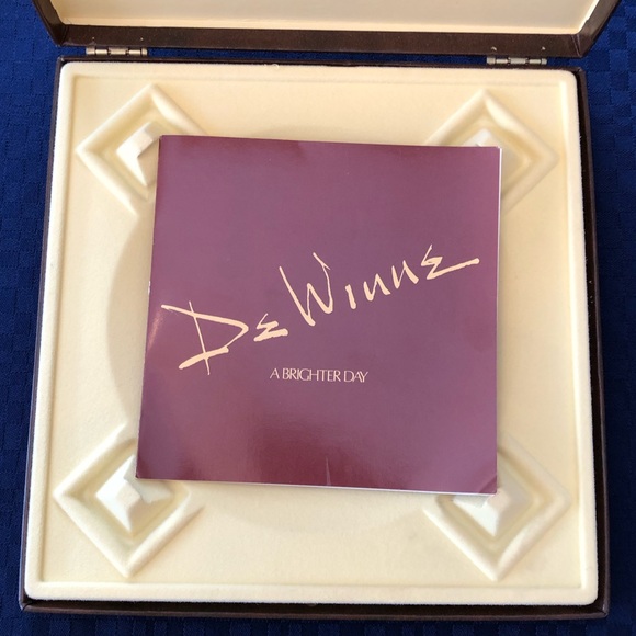 Royal Doulton, Lisette DeWinne Collectors plate. Title: A Brighter Day - Picture 3 of 4